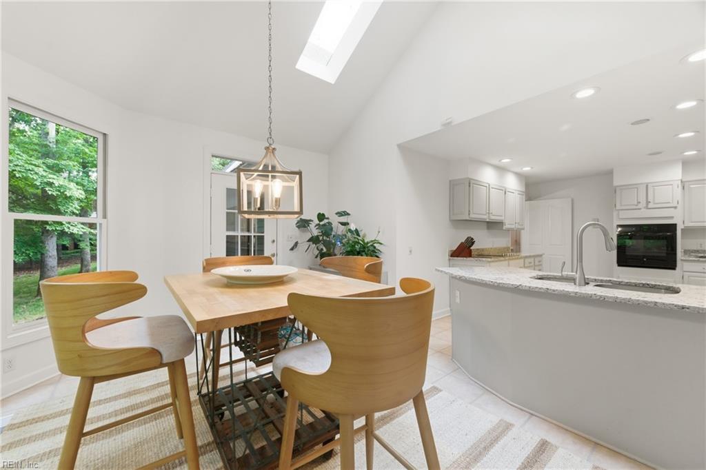 4 Majesties Mews Property Photo 12