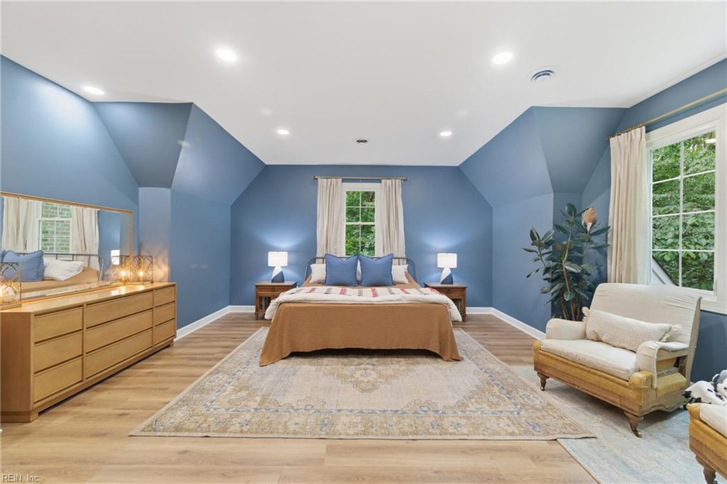 4 Majesties Mews Property Photo 18