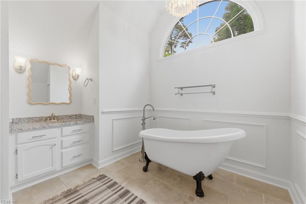 4 Majesties Mews Property Photo 20