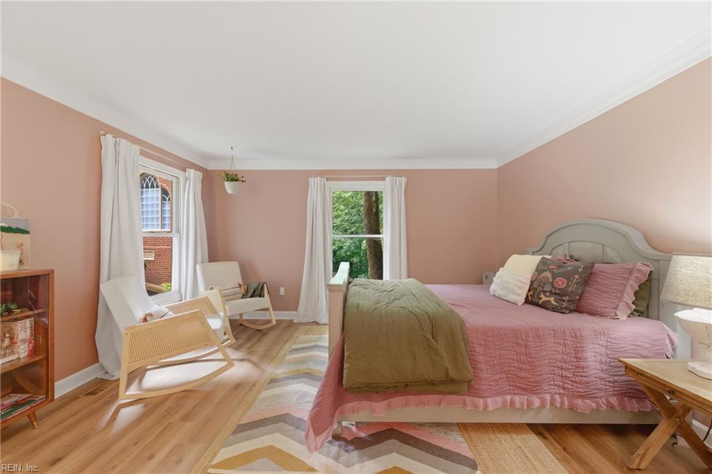 4 Majesties Mews Property Photo 28