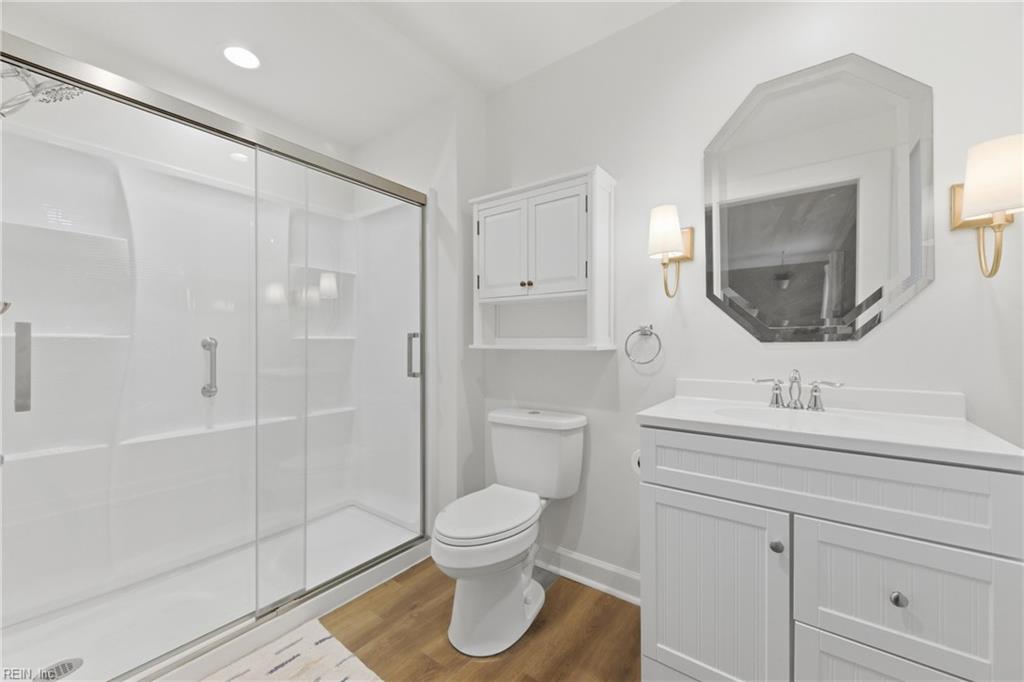 4 Majesties Mews Property Photo 29