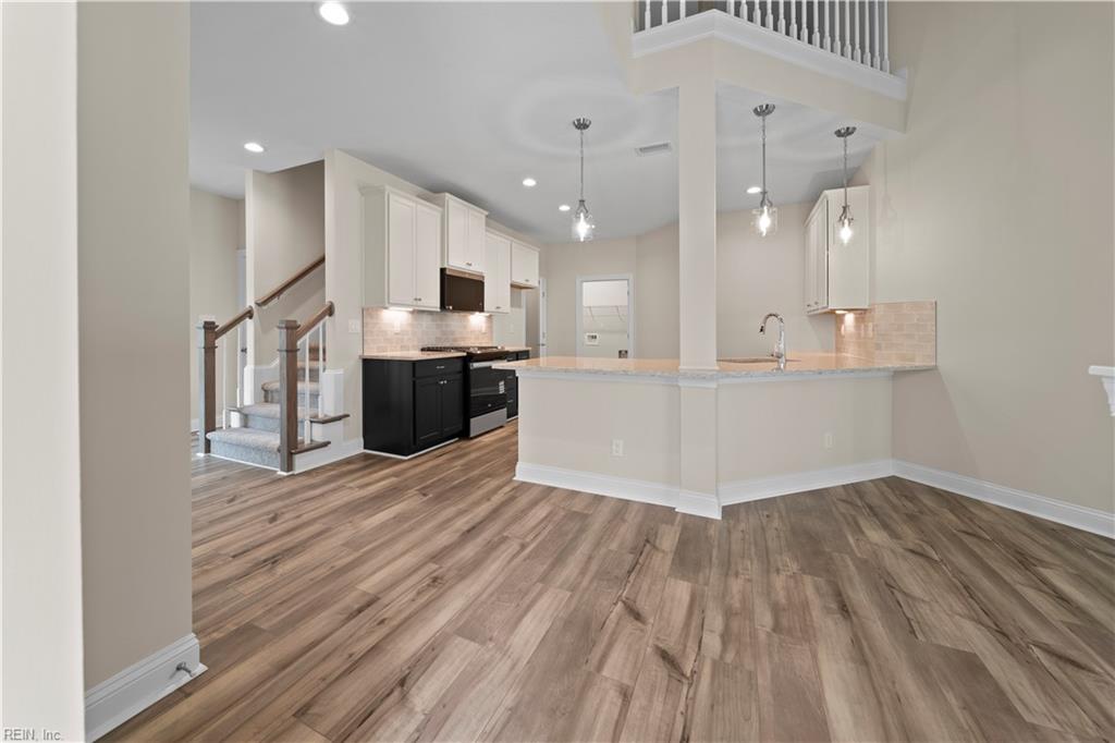 4607 Longleaf Pl Property Photo 2