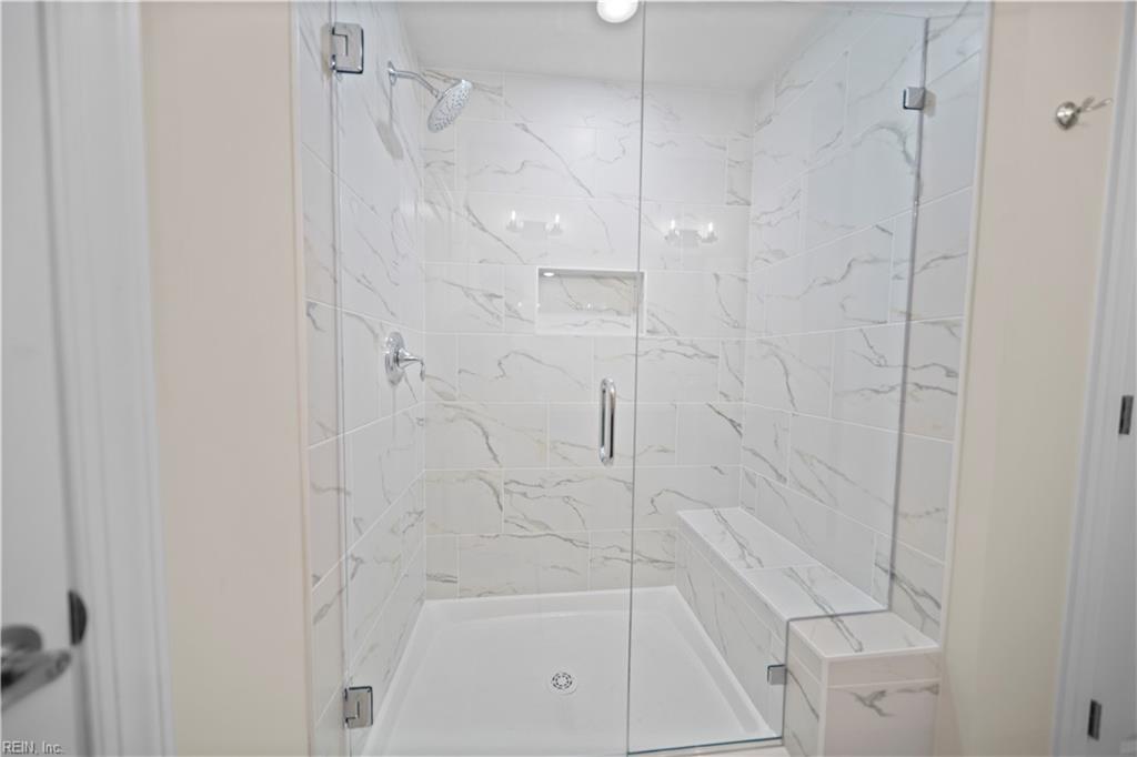 4607 Longleaf Pl Property Photo 15