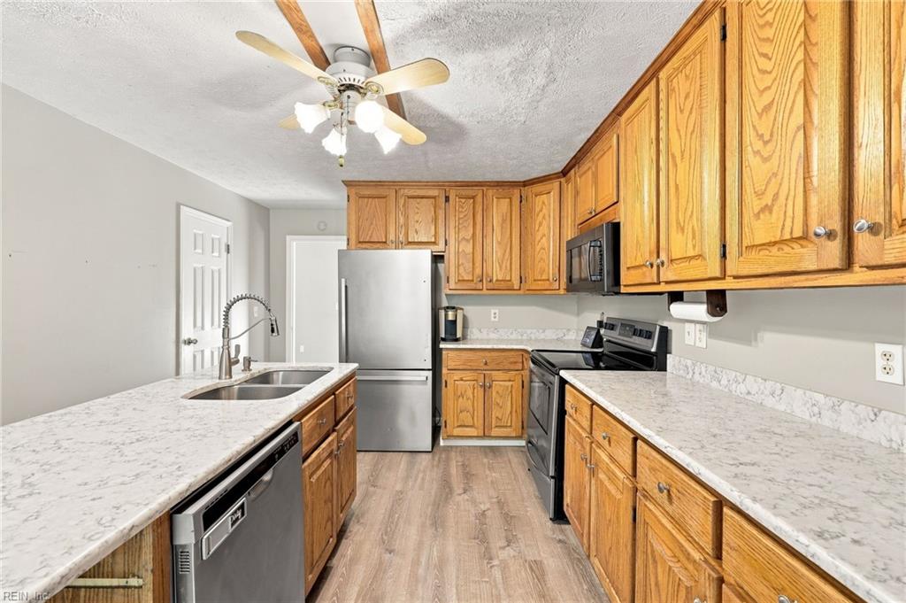6499 Glenside Ct Property Photo 9