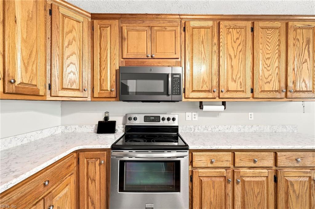 6499 Glenside Ct Property Photo 11