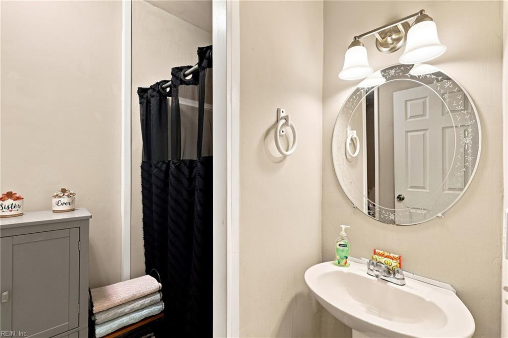 6499 Glenside Ct Property Photo 26