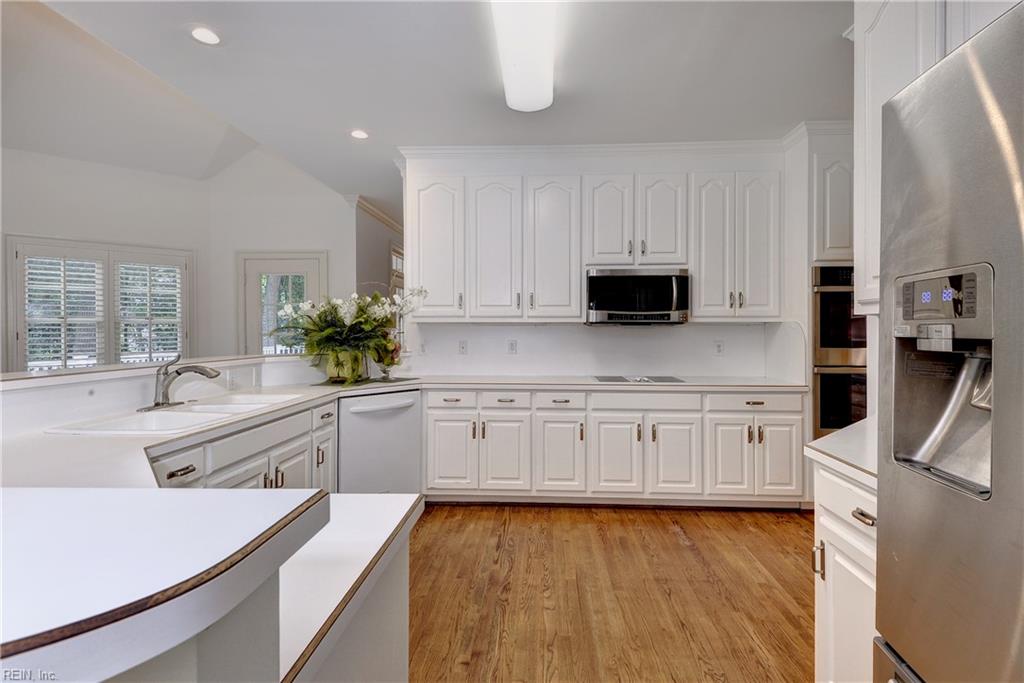 101 Harbour Town Property Photo 15