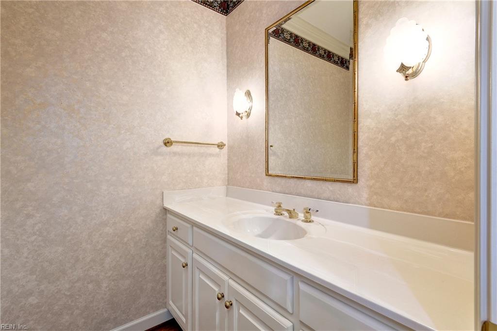 101 Harbour Town Property Photo 19