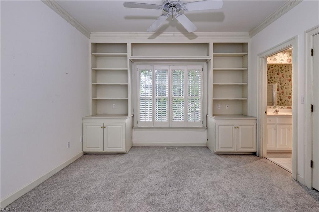 101 Harbour Town Property Photo 29