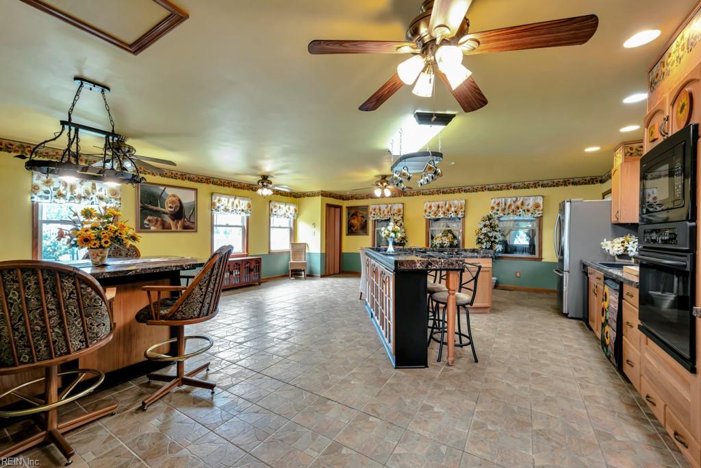 113 Mirror Lake Dr Property Photo 1