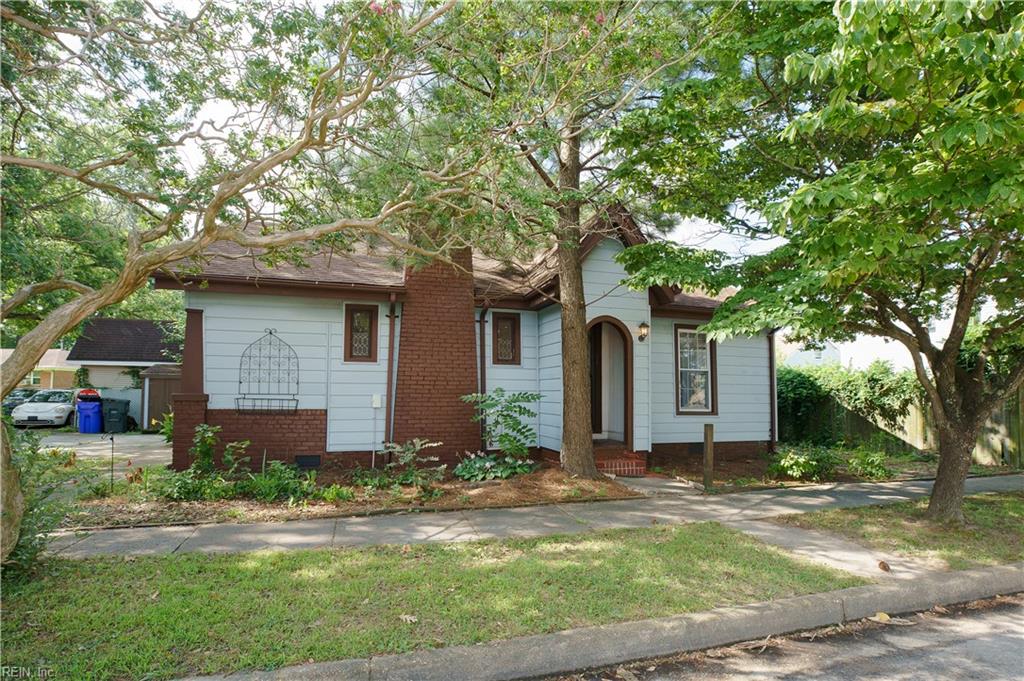 1009 E Leicester Ave Property Photo 1