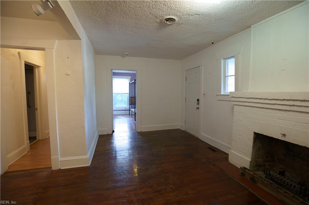 1009 E Leicester Ave Property Photo 6