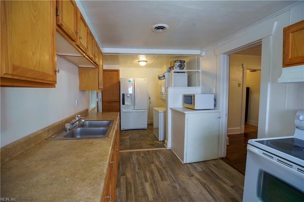 1009 E Leicester Ave Property Photo 8