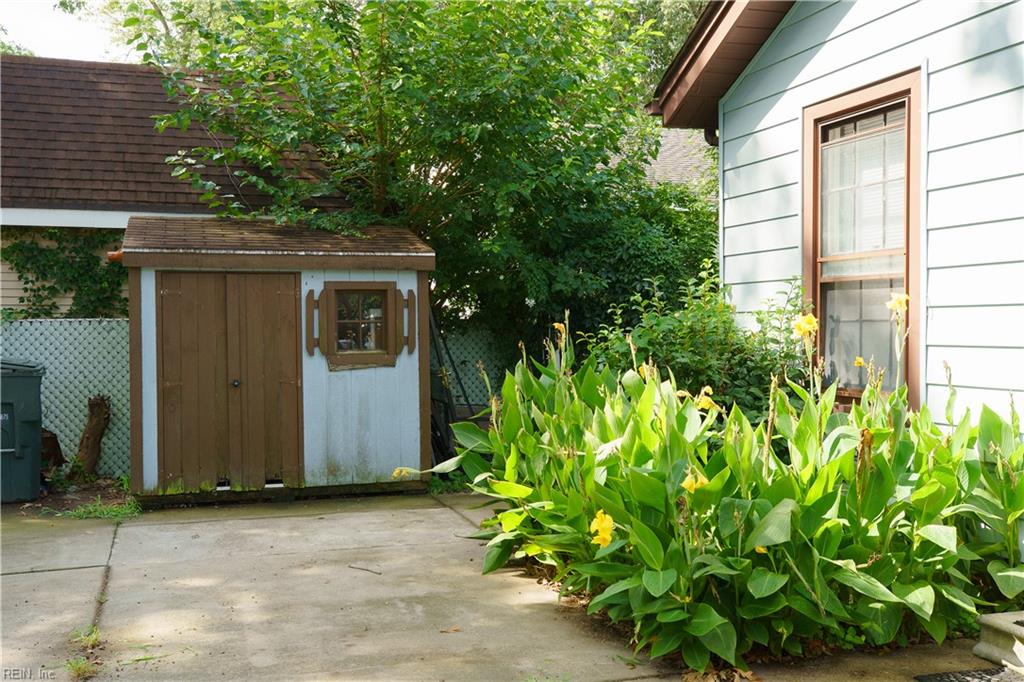 1009 E Leicester Ave Property Photo 13