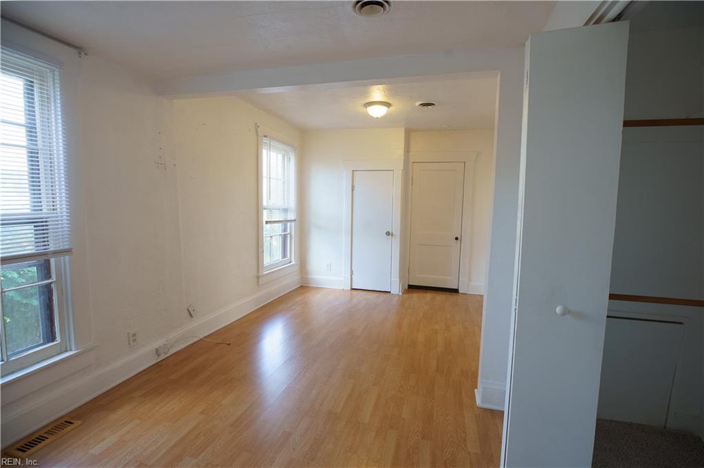 1009 E Leicester Ave Property Photo 17