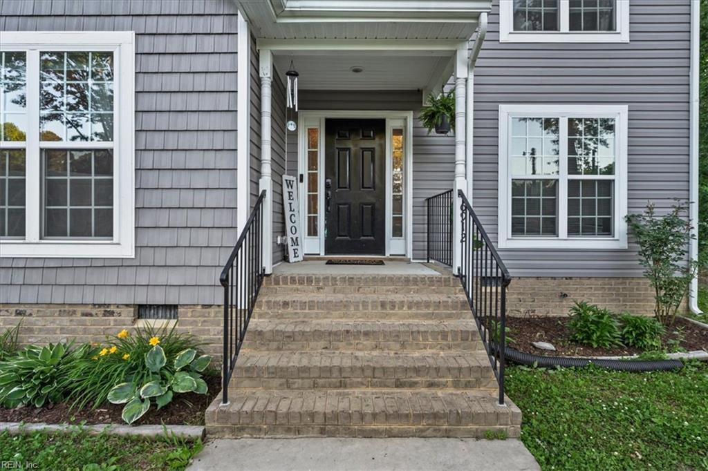 6912 Woodside St Property Photo 6
