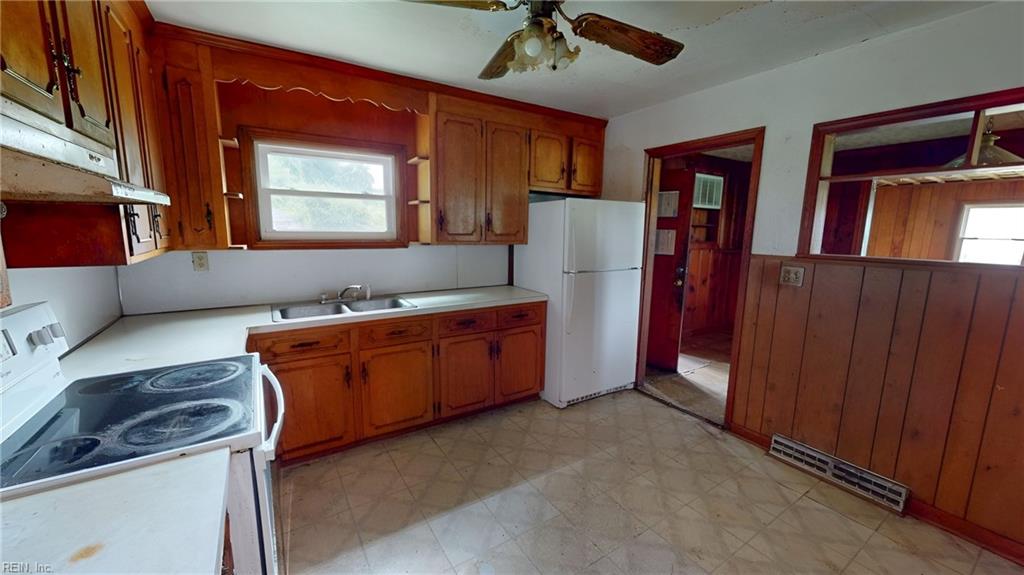 5856 Godwin Blvd Property Photo 6