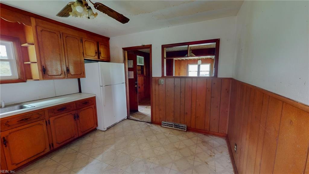 5856 Godwin Blvd Property Photo 7