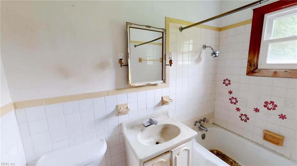 5856 Godwin Blvd Property Photo 25