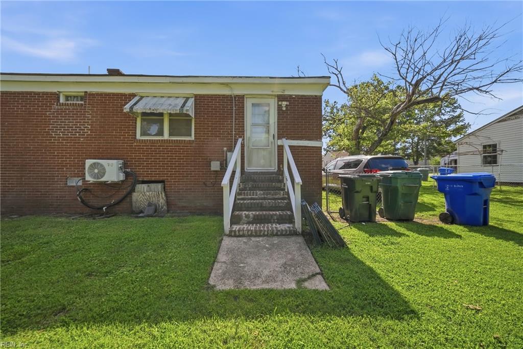 210 S Division St Property Photo 13