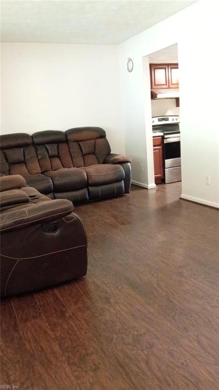 525 Chanticlar Ct Property Photo 16