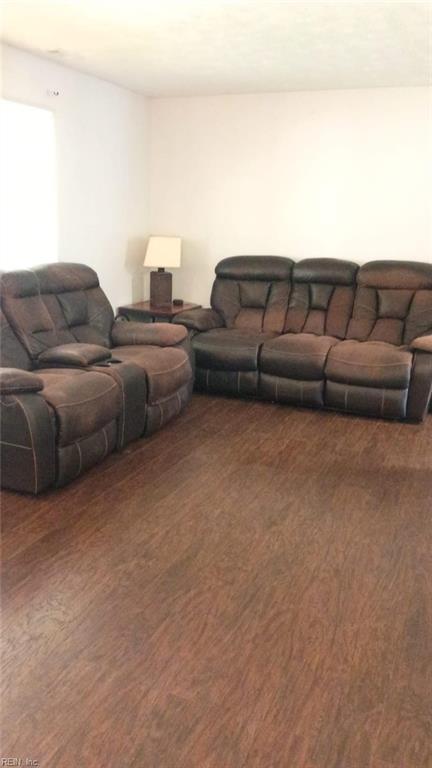 525 Chanticlar Ct Property Photo 17