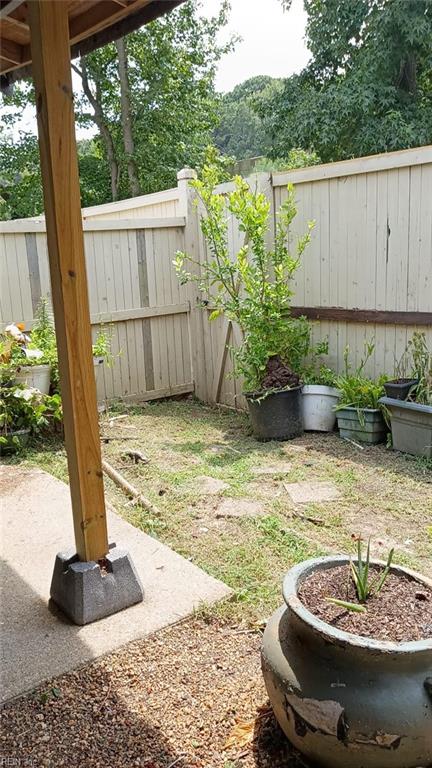 525 Chanticlar Ct Property Photo 28