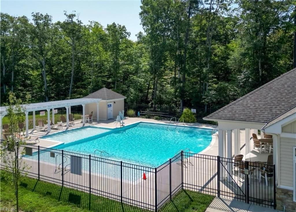 128 Capeside Ct Property Photo 36