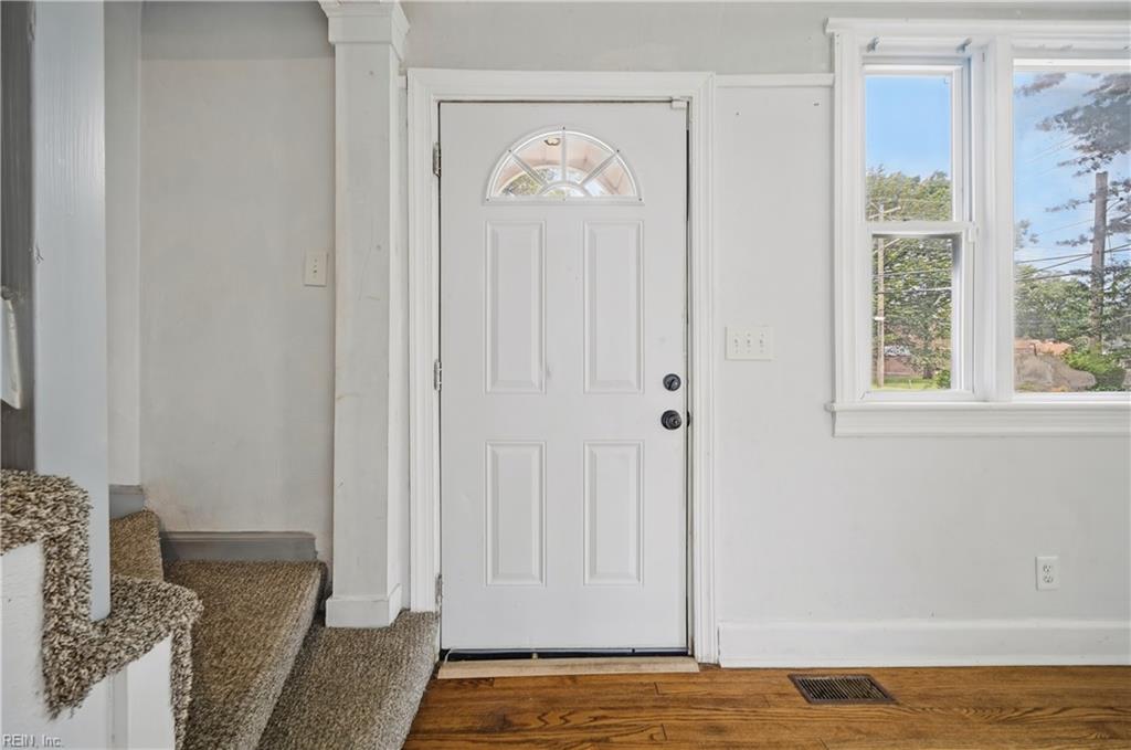 2701 Bainbridge Blvd Property Photo 4