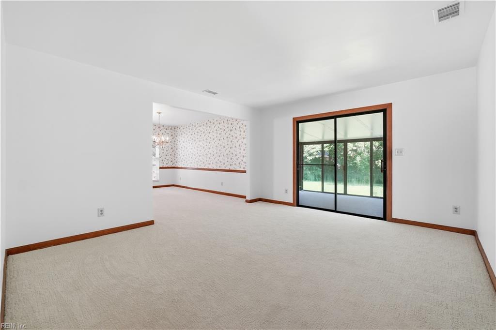 1132 Kittery Dr Property Photo 8