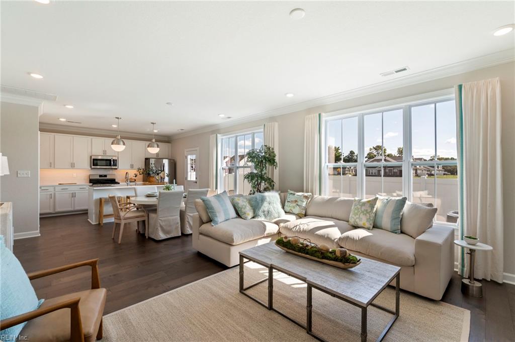 2215 Nantucket Ave Property Photo 6