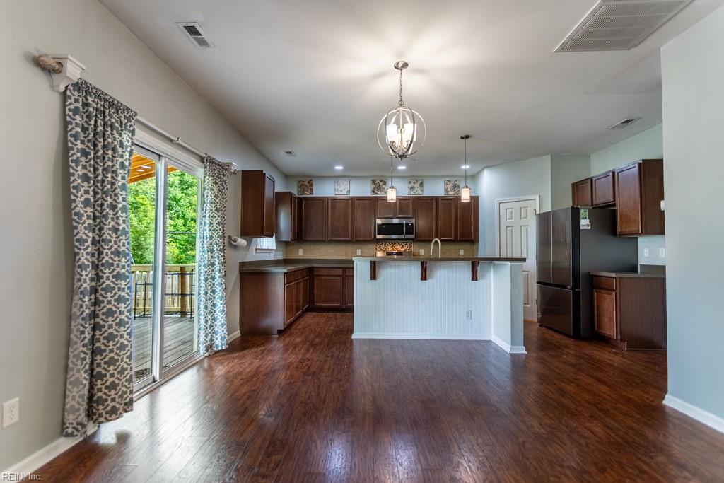 8423 Sheldon Branch Pl Property Photo 10
