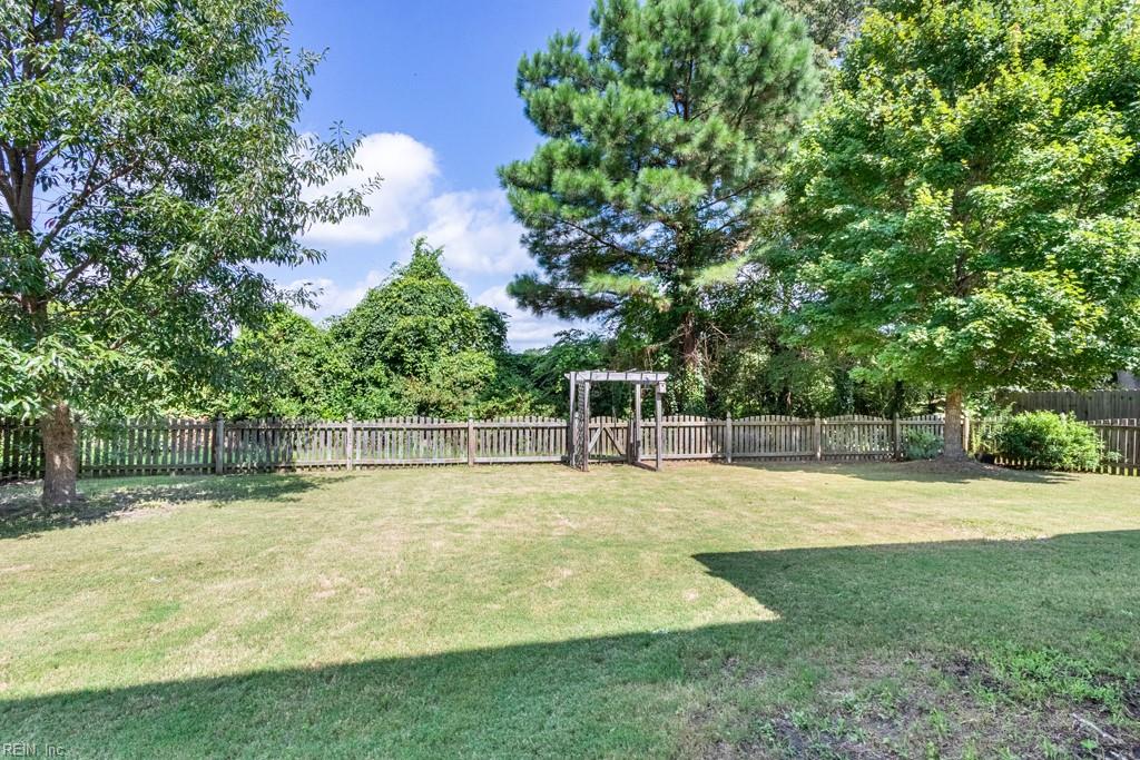 8423 Sheldon Branch Pl Property Photo 28