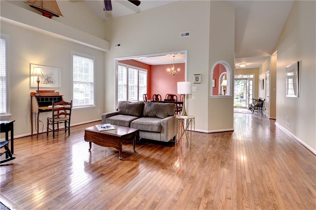 6860 Arthur Hills Dr Property Photo 2