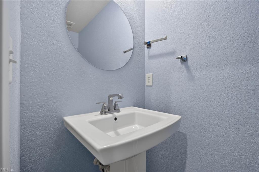 1758 Barkadeer Cv Property Photo 19