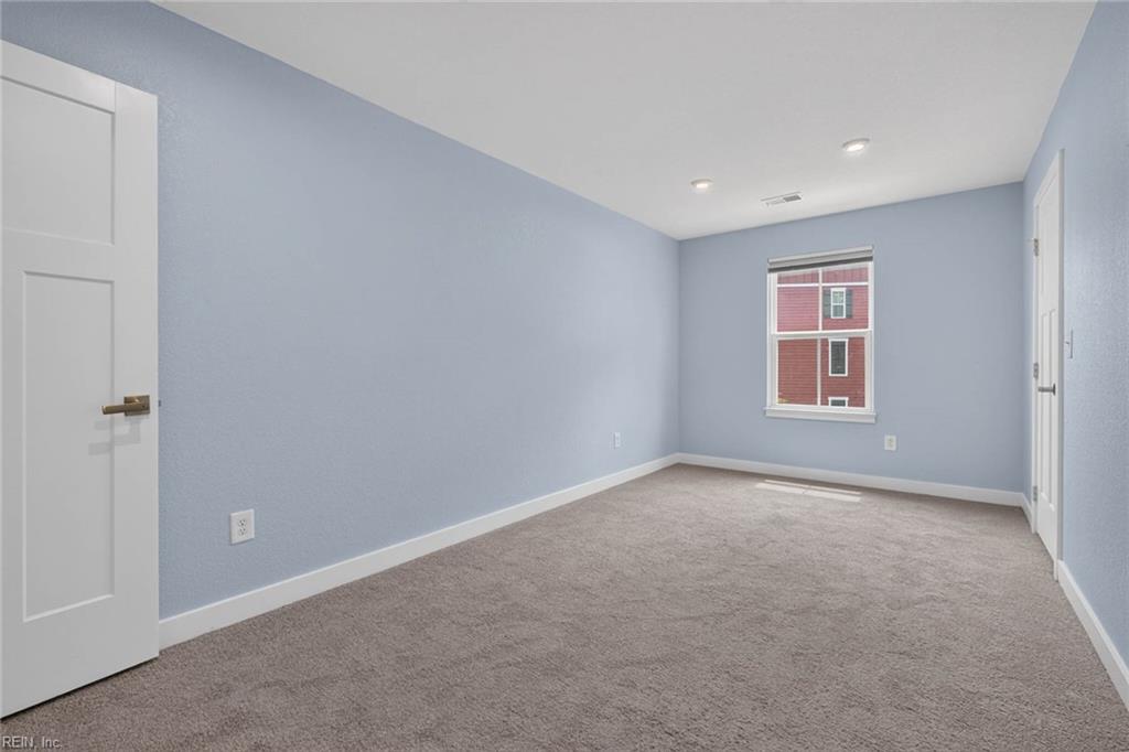1758 Barkadeer Cv Property Photo 33