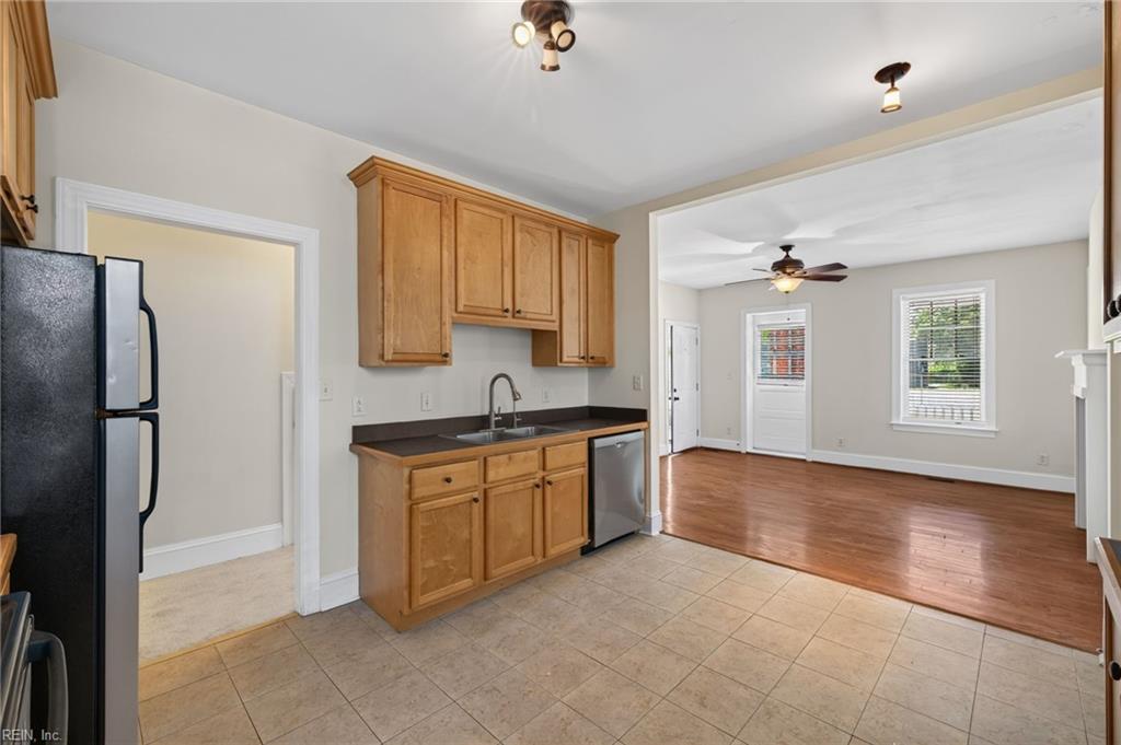 3710 Colley Ave Property Photo 17