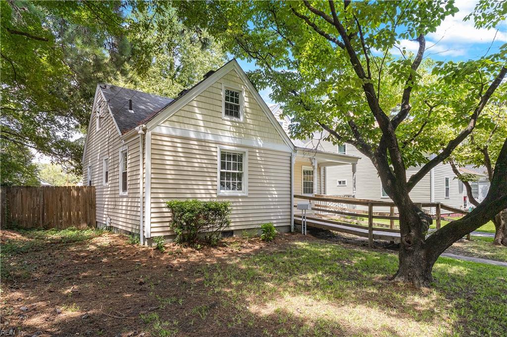 4848 Robin Hood Rd Property Photo 3