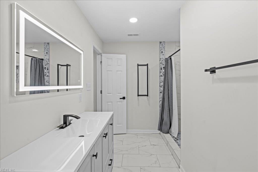 7150 Crittenden Rd Property Photo 8