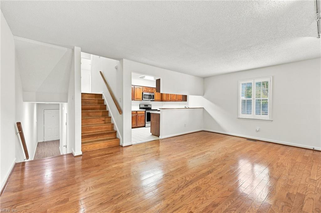 1 Loquat Pl Property Photo 5