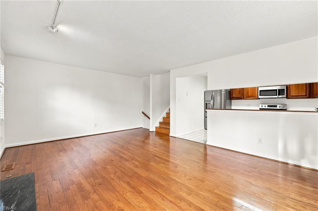 1 Loquat Pl Property Photo 6