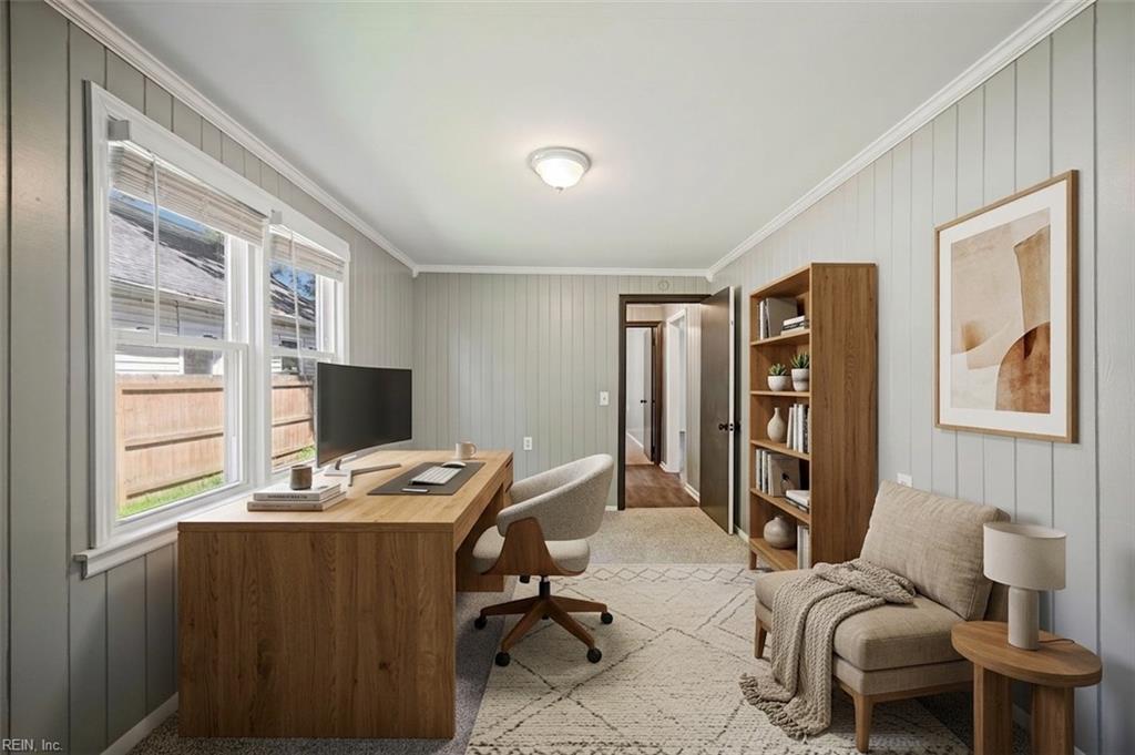 1045 Green St Property Photo 13