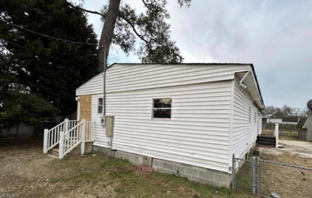 8111 Leo Ln Property Photo 1