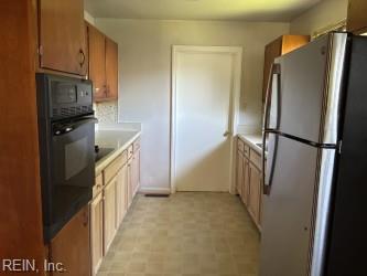 608 Edinburg Ave Property Photo 5