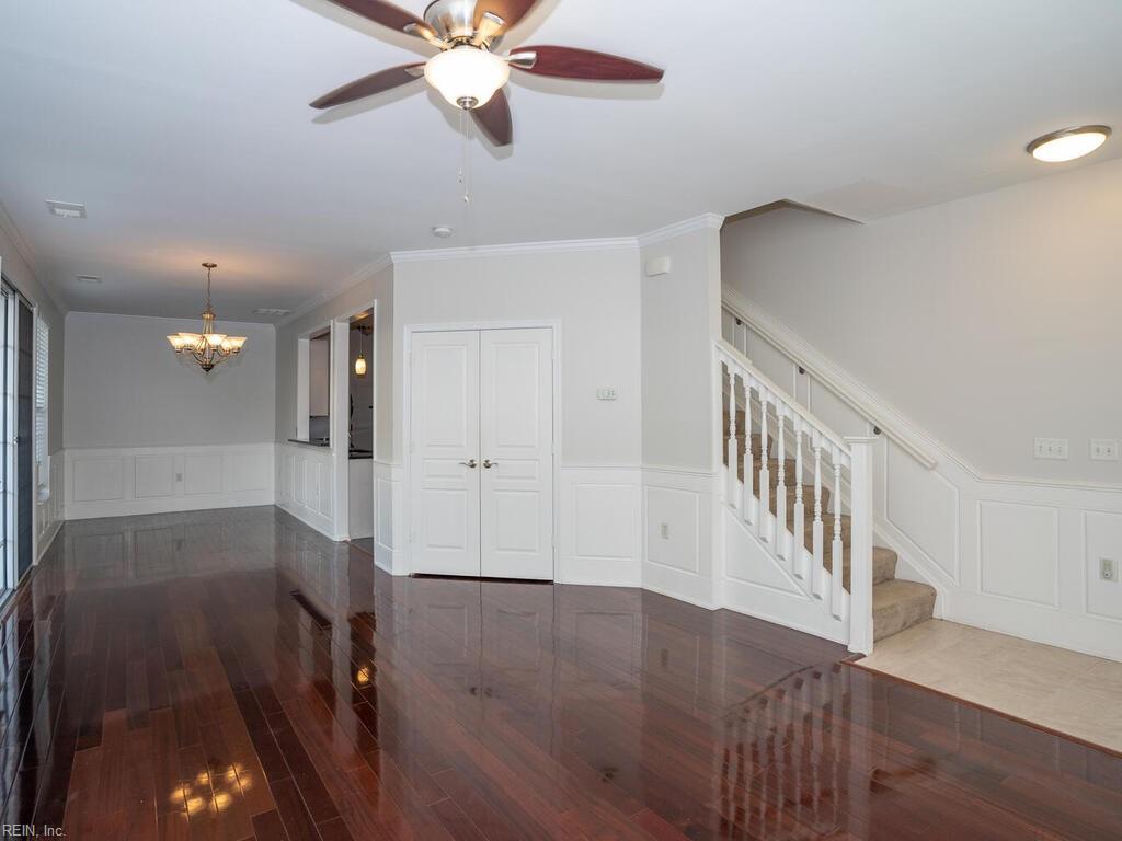 2028 Smallbrooke Ct Property Photo 5