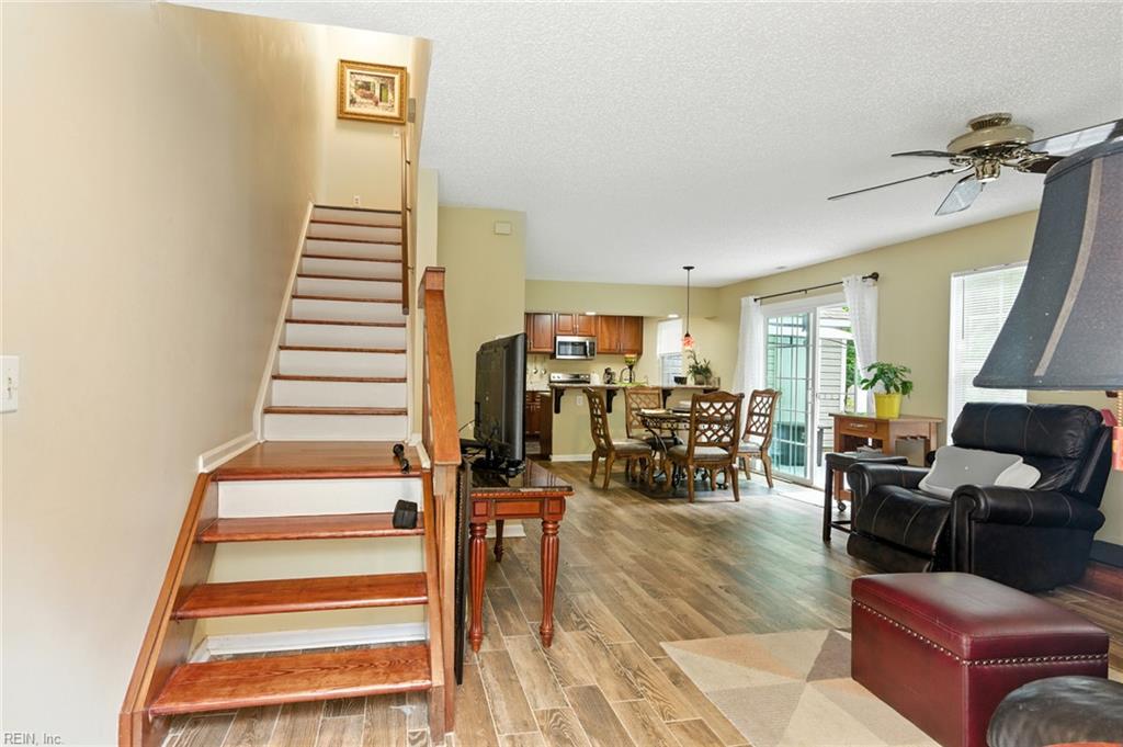 4409 Segovia Ct Property Photo 4