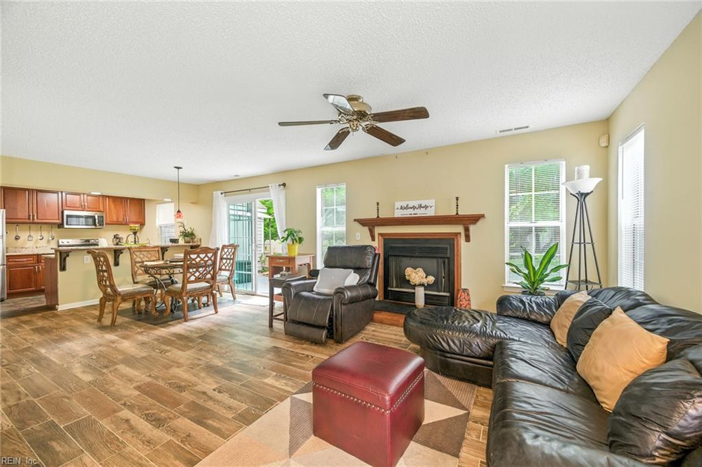 4409 Segovia Ct Property Photo 5