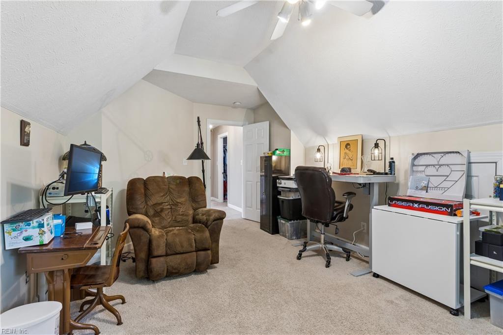 20711 Creekside Dr Property Photo 32