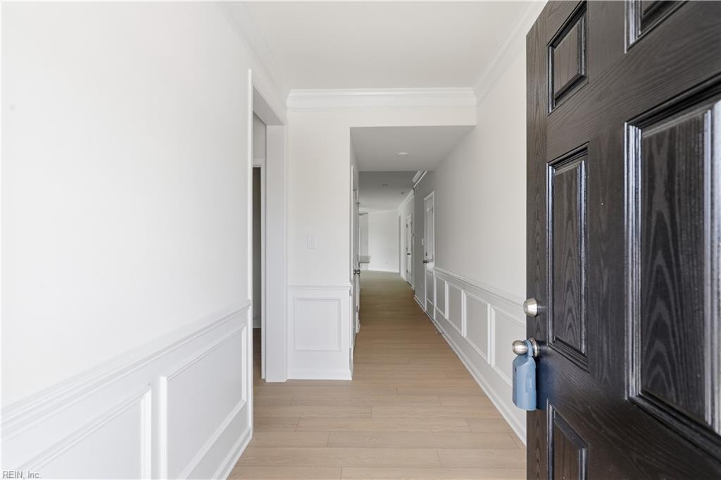 1533 Waltham Ln Property Photo 3