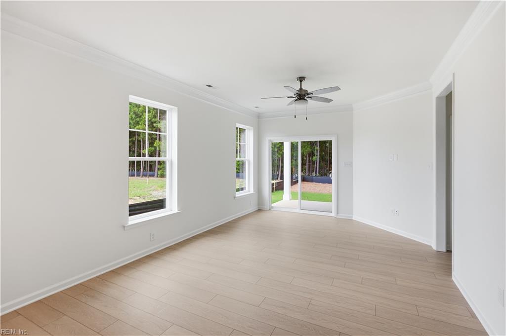 1533 Waltham Ln Property Photo 8